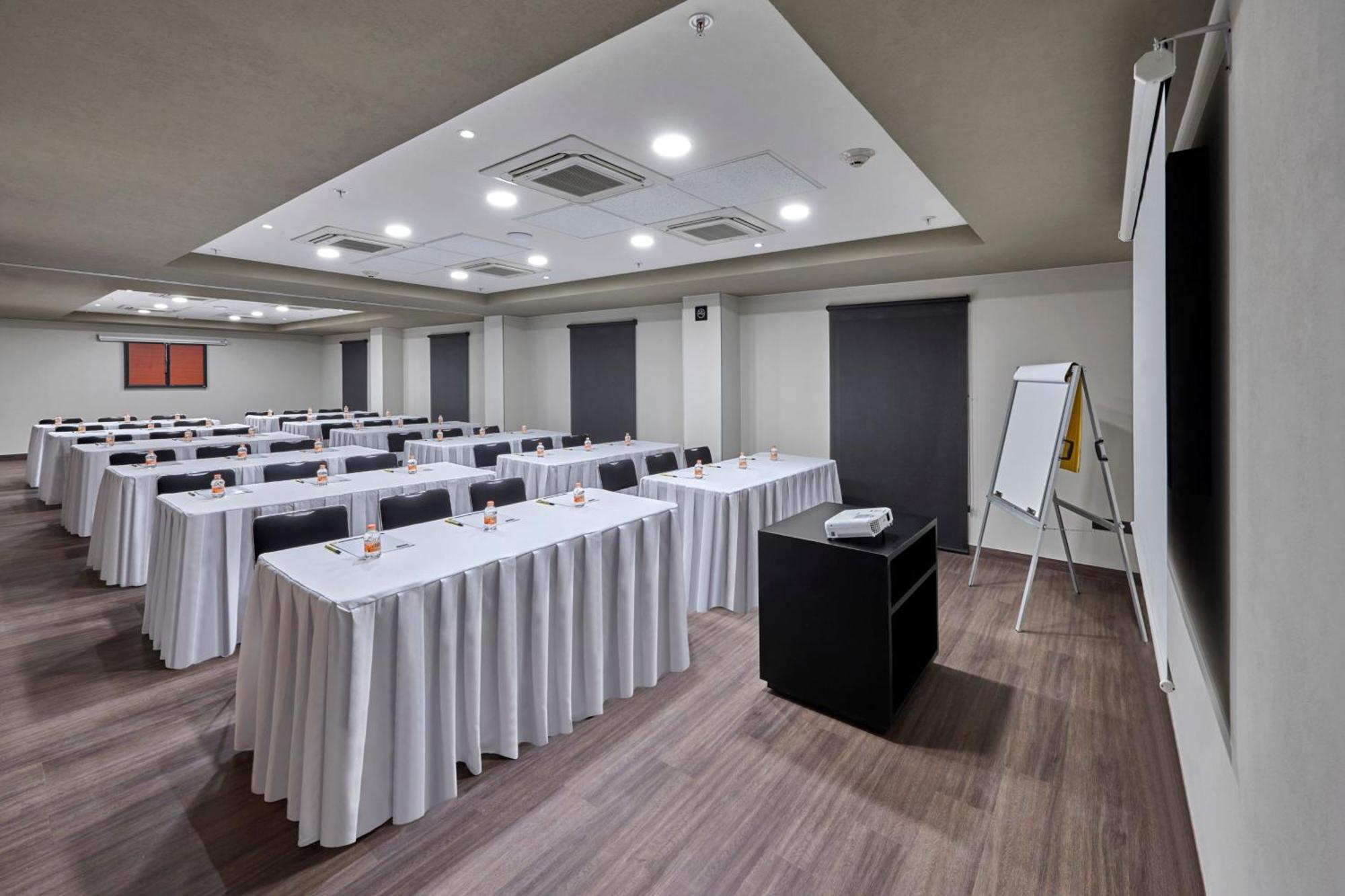 Express By Marriott Otay Hotel